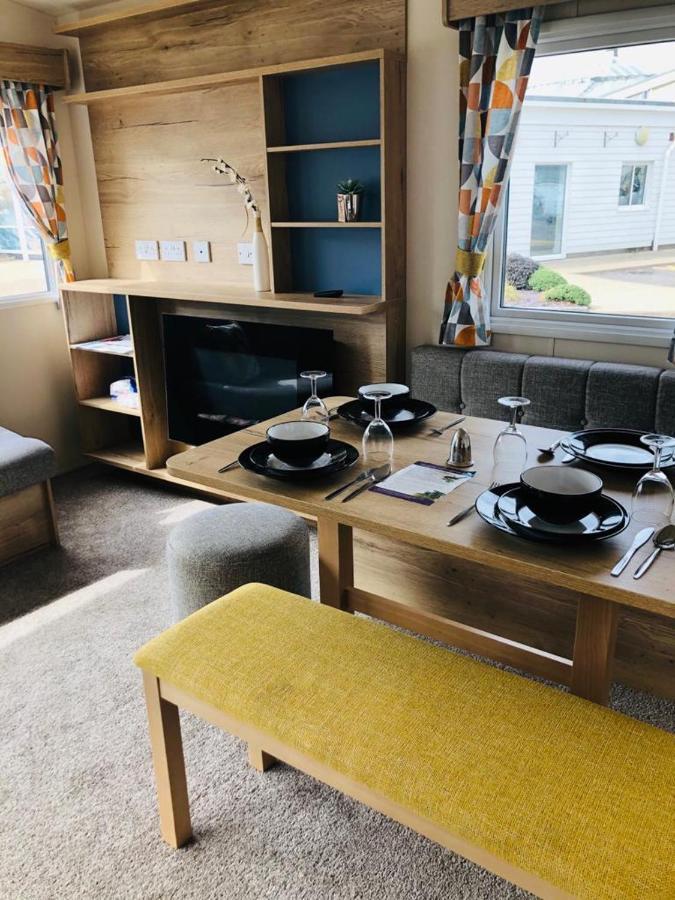 Chalet, Balcony, Bbq, Sleeps 6, Apartment Lytchett Minster Exterior photo